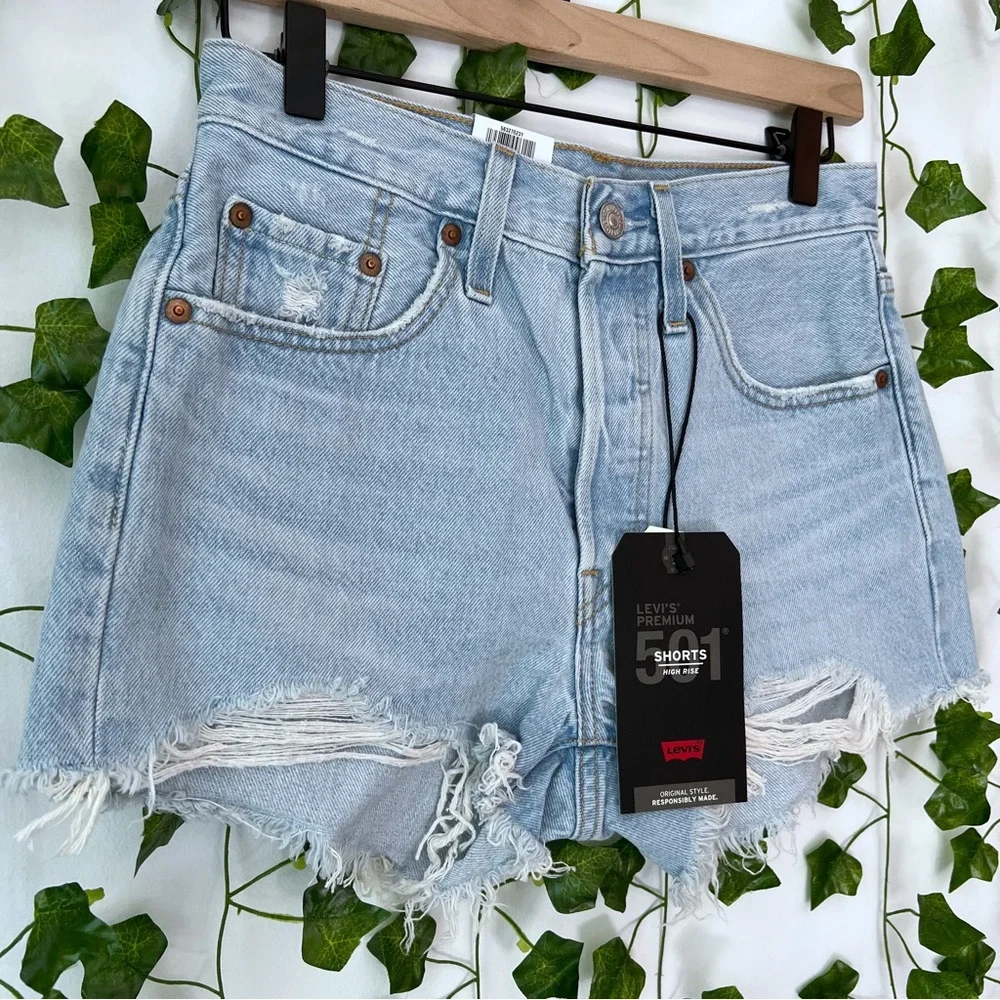 NWT Levi’s High Rise 501 Denim Shorts Size 28 - Picture 2 of 8